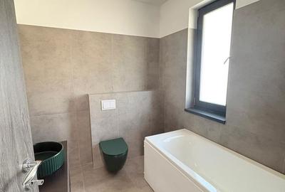 Casă cu 3 camere cu Teren 220 Mp în Central