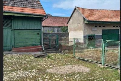 Casă cu 4 camere în Central - 1