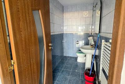 Spațiu comercial, de 60 mp, în Central - 3