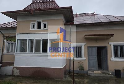 Casa cu Teren intravilan 1500 mp, Centrala termica, Poiana Lacului - 60.000 € - 1