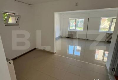 Spațiu comercial, de 80 mp, în Central - 6