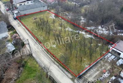 Teren de 1774 mp, în Central