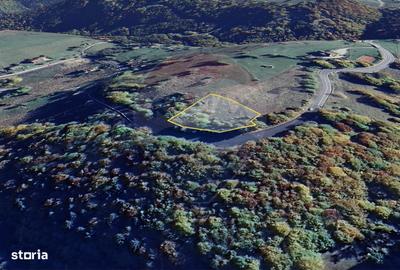 Teren de 2000 mp, în Fundata - 3