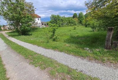 Teren de 2800 mp, în Periferie - 2