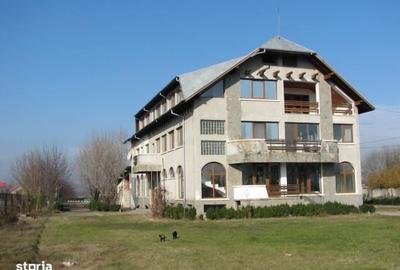 Casă cu 4 camere în Uiești - 5