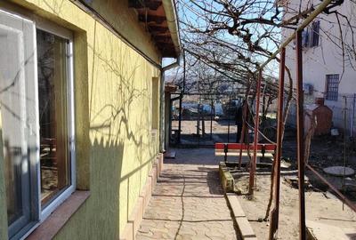 Casă cu 3 camere cu Teren 520 Mp în Central - 1