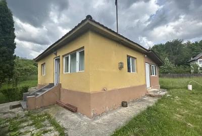 Casă cu 3 camere cu Canalizare în Breaza - 1