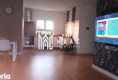 Casă cu 4 camere cu Teren 890 Mp în Central - 1