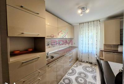 Apartament cu 3 camere semidecomandat în Central - 7