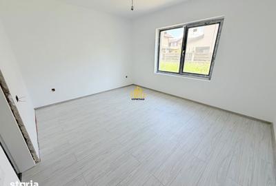 Casă cu 4 camere cu Teren 400 Mp în Domnești - 5