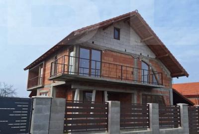 Casă cu 5 camere cu Teren 430 Mp în Central - 4