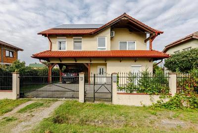 Casă cu 5 camere cu Teren 821 Mp în Săcălaz