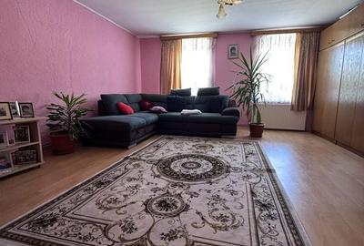 Casă cu 6 camere cu Teren 1971 Mp în Ațel - 7