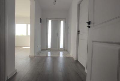 Casă cu 3 camere în Ciurbești - 12