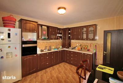 Casă cu 5 camere cu Teren 630 Mp în Valea Adâncă - 15
