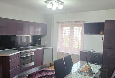 Inchiriez apartament 2 camere decomandat in Deva, zona Spital, et 3 - 2