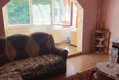Inchiriez apartament 2 camere - 4