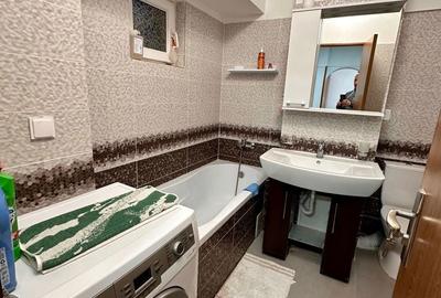 Apartament cu 3 camere decomandat în Obor - 8