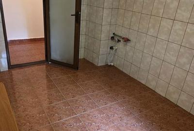 Apartament cu 4 camere decomandat în Calea București - 3