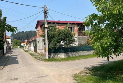 Vand casa cu etaj si teren - 2