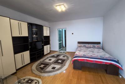 Garsonieră decomandată, mobilată în Km 4 - 2