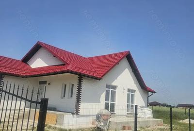 Casă cu 4 camere în Ciolpani - 2