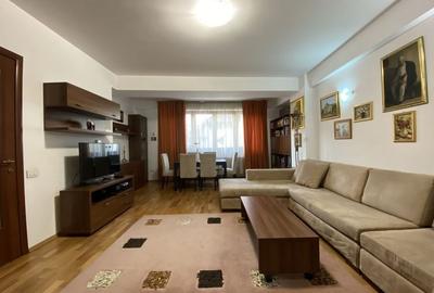 Apartament cu 3 camere decomandat, mobilat în Băneasa