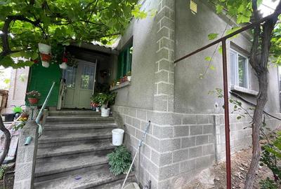 Casă individuală cu 3 camere cu Canalizare în Central - 1