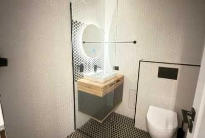 Apartament cu 3 camere semidecomandat în Romană
