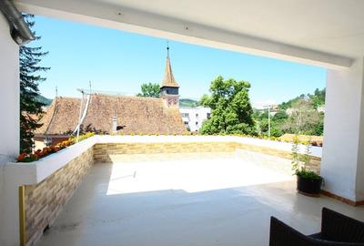 Apartament cu 3 camere decomandat, mobilat în Centrul Istoric