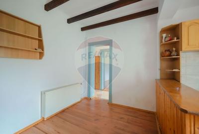 Casă cu 3 camere cu Teren 360 Mp în Central - 25