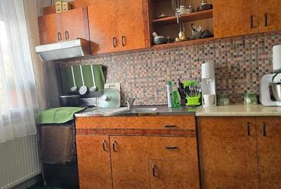 Apartament cu 4 camere decomandat în Progresul - 5