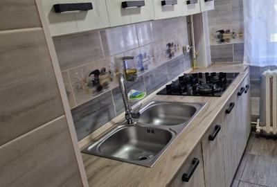 Apartament cu 2 camere nedecomandat în Micro 4 - 2