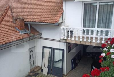 Doua Case + 2 Spa?ii Comerciale, 440 mp Utili pe Str. - 12