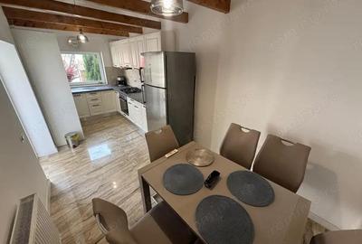 Casă cu 4 camere cu Teren 290 Mp în Central