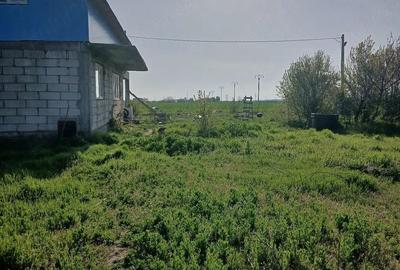 Casă cu 4 camere cu Teren 500 Mp în Glina - 1