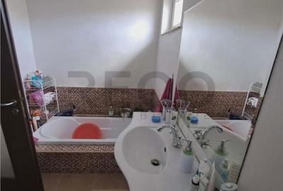 Casă cu 4 camere cu Teren 688 Mp în Central - 9