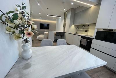 Apartament cu 3 camere semidecomandat în Pipera