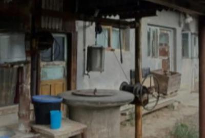 Casă cu 5 camere cu Teren 2750 Mp în Văcarea - 1