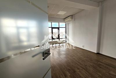 Spațiu comercial, de 580 mp, în Central - 18