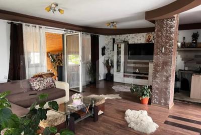 Casă cu 4 camere cu Teren 500 Mp în Central