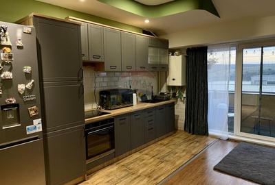 Apartament cu 3 camere,balcon si priveliste superba, Baciu,COMISION 0% - 12