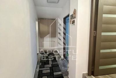Doua apartamente la curte comuna,zona Traian - 14