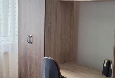 Apartament cu 3 camere semidecomandat în Micro 1 - 2