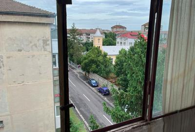 Apartament cu 2 camere in zona Rogerius - 2