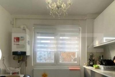 Apartament de vanzare 3 camere decomandat, zona Micro 16 - 1