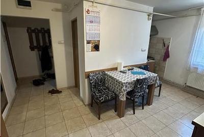 Apartament cu 3 camere semidecomandat, mobilat în Lipovei - 2