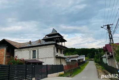 Casă cu 6 camere în Ocnița - 1