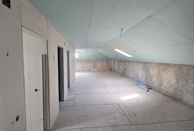 Casă cu 4 camere în Radu Negru - 1