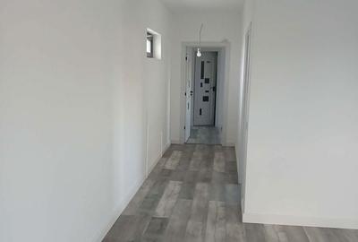 Casă cu Teren 500 Mp în Mărăcineni - 2